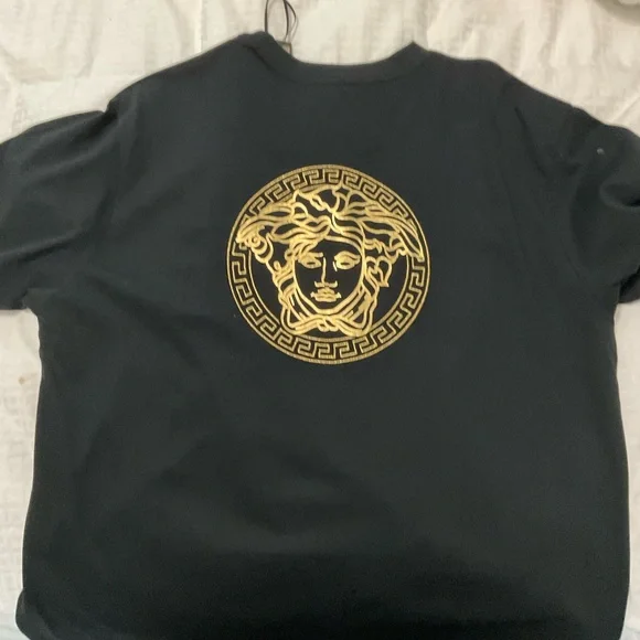 Fendi Fendace Logo Womens T-shirt
Black/Gold - Picture 5 of 14